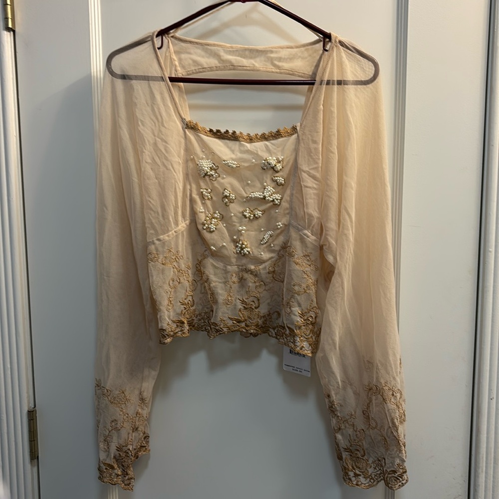 New Free People blouse. Lace with pearl detail. Size Large. Open back.